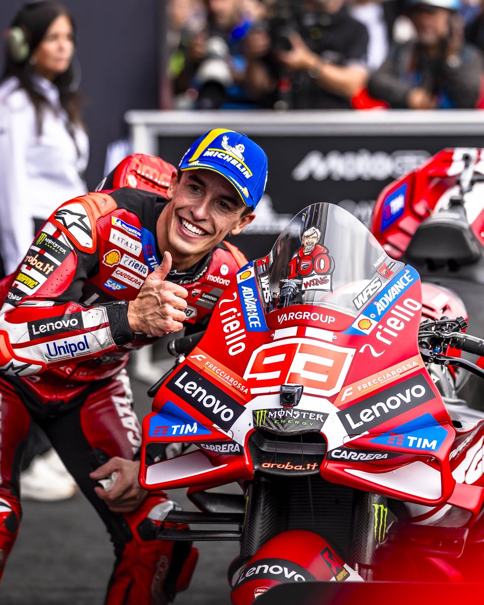 ducaticorse's tweet photo. 百 
(Hyaku)
🎌💯🏆🫶

100th wins for Gigi as Ducati Corse General Manager 🔴

2016 #AustrianGP – 2026 #JapaneseGP
#ForzaDucati https://t.co/kIKSmbe5z8