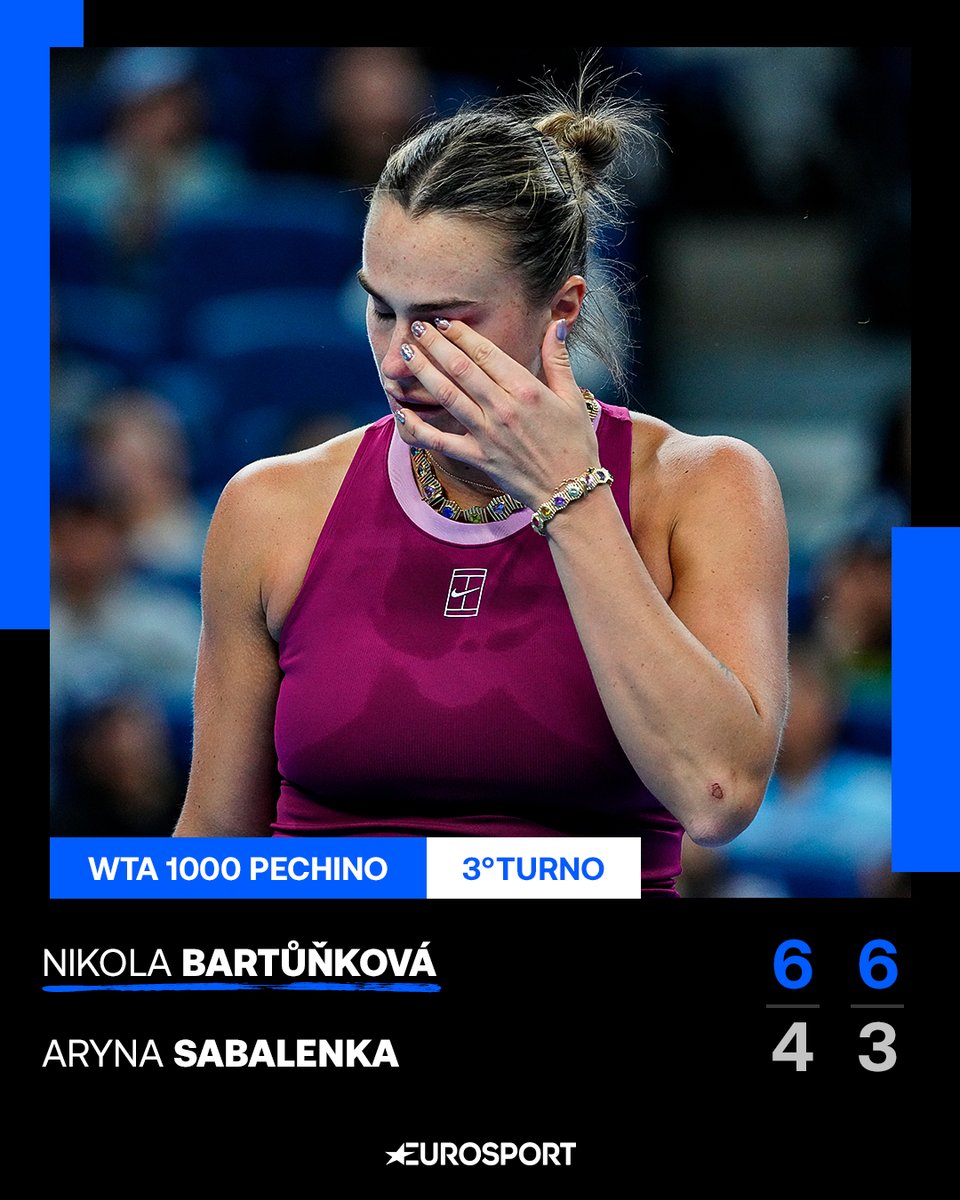 Eurosport_IT's tweet photo. CLAMOROSO A PECHINO, OUT LA NUMERO 1 E LA NUMERO 2 DEL MONDO 😮❌

Esordio da numero 1 del mondo amaro per Elena Rybakina. La kazaka ha perso a sorpresa al secondo turno contro l'armena Alina Charaeva in tre set 🇰🇿

Non va molto meglio alla rivale per il ranking Aryna Sabalenka, uscita a sua volta di scena dopo la sconfitta in due set contro Nikola Bartunkova 🇧🇾

#Tennis #Rybakina #Sabalenka