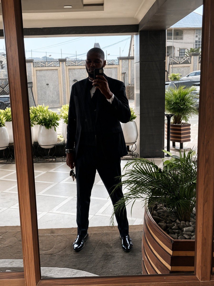 Dubeix_orbit's tweet photo. Boss Suit na water for this Side dead that banger agenda https://t.co/QOXifR6X7z