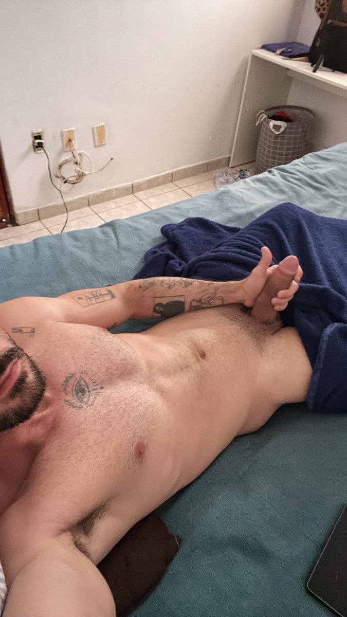 eusoubrusm's tweet photo. Aqui o bom dia de vocês 
https://t.co/mBstEiVvTu https://t.co/NzUuyFxXPf