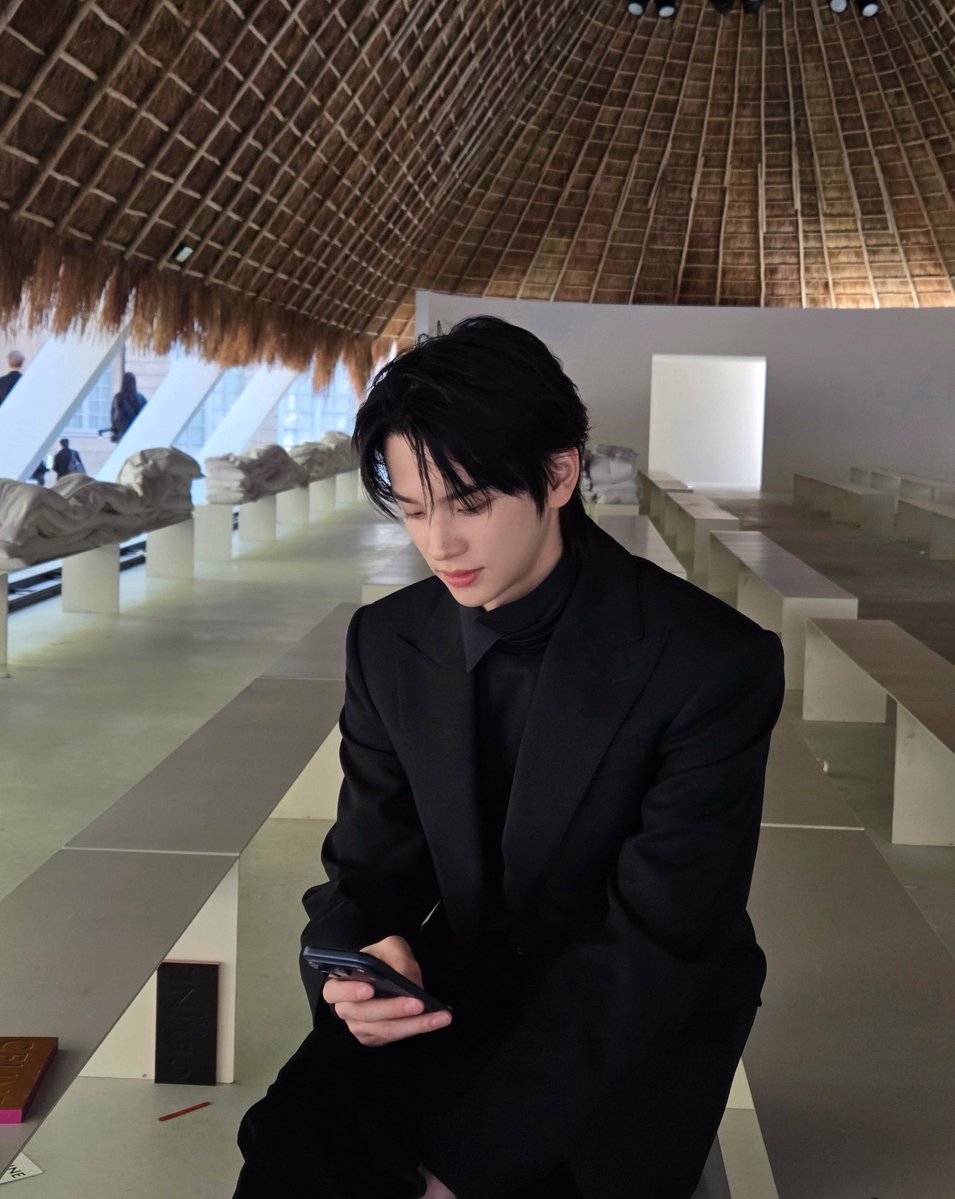 TWS_JH's tweet photo. 🥂

#신유 인스타 #SHINYU https://t.co/zDHvxUkHDp