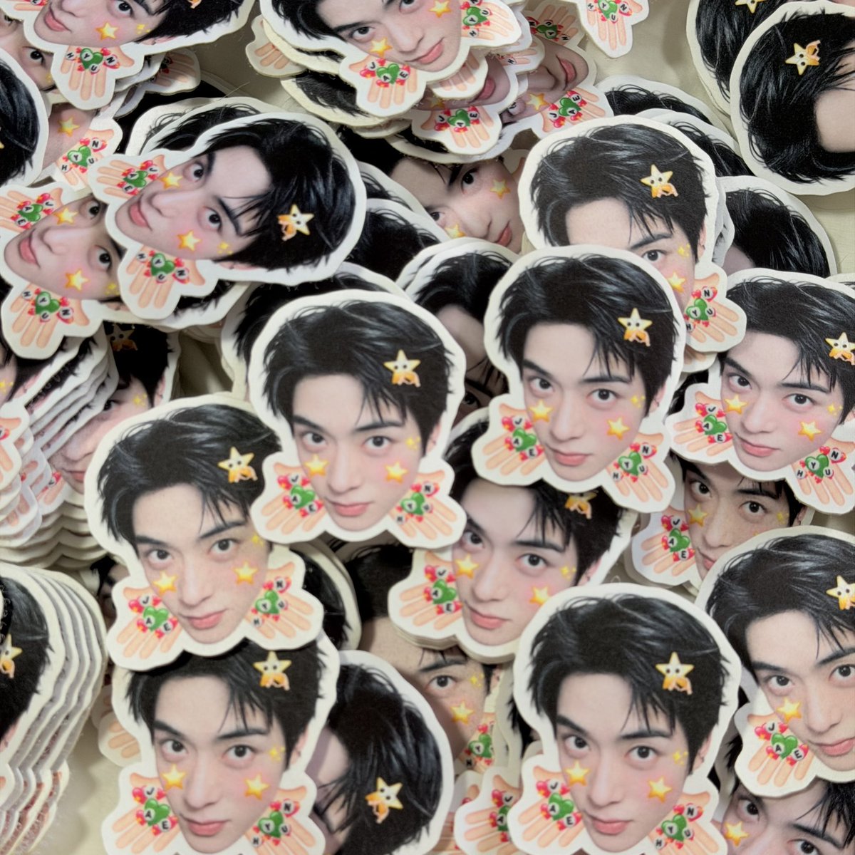 kradookmaidee's tweet photo. กองทัพบุกกก ความน่ารักล้นจอมากกก
ฮรึกกก ฮือออ มารับกันนะทุกคนๆๆ😭😭😭✌🏻 https://t.co/xTy8RwELi9