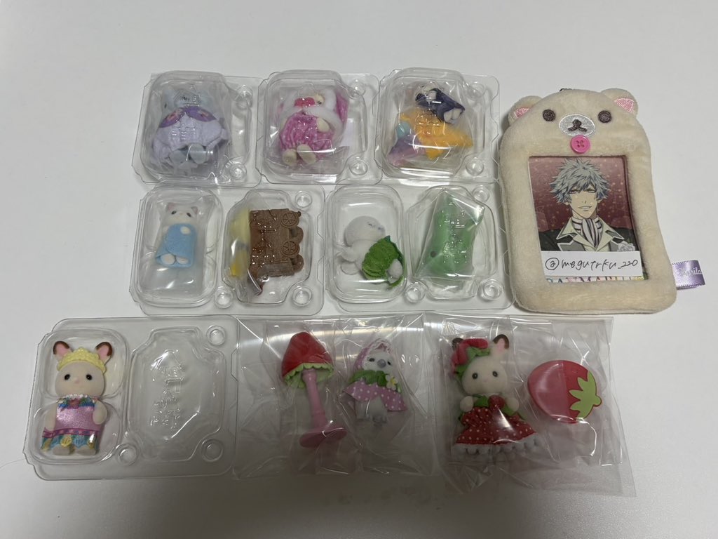 megutrku_220's tweet photo. シルバニア シルバニアファミリー 交換 赤ちゃん キラキラくじ ティータイム フルーツパーティ いちご カラフルウサギ

譲 写真のもの

求 未所持赤ちゃん

郵送交換or京都手渡し
未所持多くございます。優先順位の関係でお断りする場合がございますが、お気軽にお声がけくださいませ🙇🏻‍♀️ https://t.co/EJrUSJMRPX