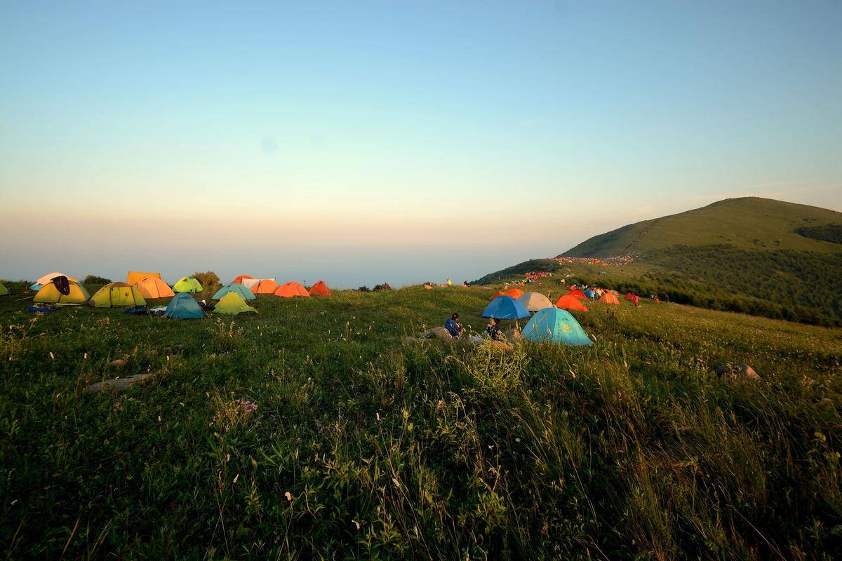 Handwy7's tweet photo. De camping en las montaas! Amaneceres dorados, aire puro y recuerdos que duran toda la vida https://t.co/VD9SHwerKL