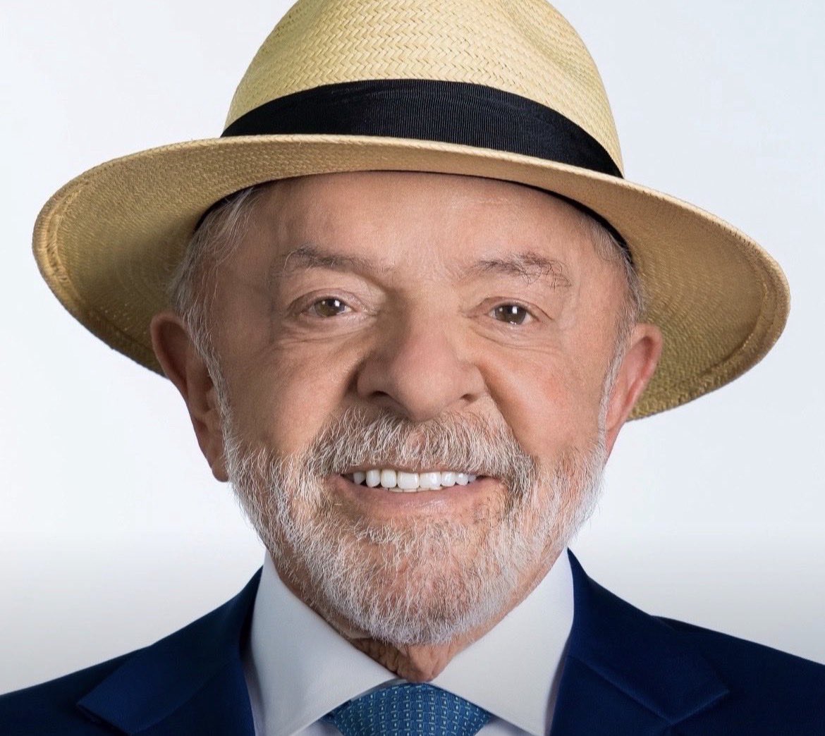 pesquisas_elige's tweet photo. 🚨URGENTE: Lula tem 41 PONTOS PERCENTUAIS DE VANTAGEM SOBRE FLÁVIO BOLSONARO na China!

📉🇧🇷Primeiros resultados das eleições para Presidente do Brasil:

🔴Lula (PT): 64%
🔵Flávio Bolsonaro (PL): 23% https://t.co/jjU63icI3V