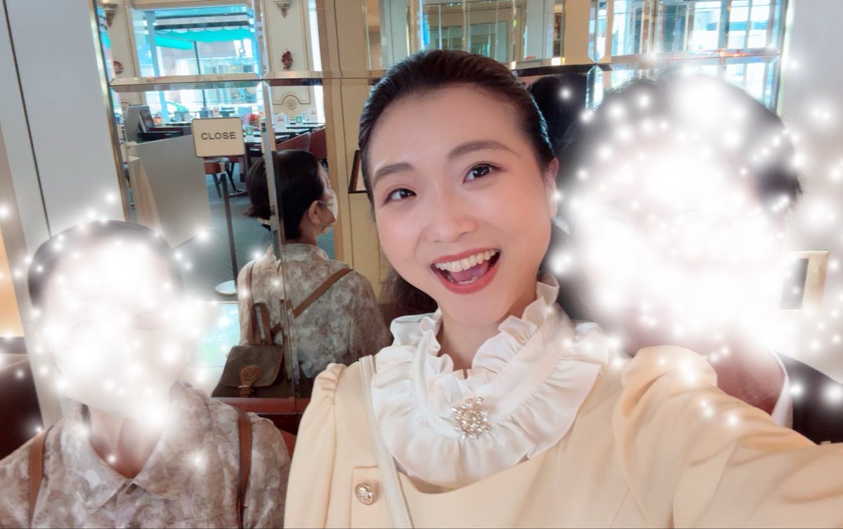 kana_yano's tweet photo. 今日は父さんとおばあちゃんと従姉妹と真央さんの舞台を観てきた☺️
小さい頃からありがたいことにご縁を頂いている真央さん、変わらずの素敵さ😌✨
そして美味しいものもたくさん食べて幸せてんこ盛り🍀
ありがとう☺️🍀感謝してます🍀 https://t.co/4aGGbUyUwO