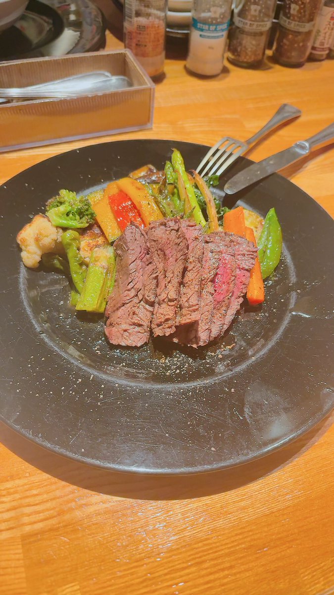 Lino793's tweet photo. 暴飲暴食 https://t.co/4ZlLvY24Wg