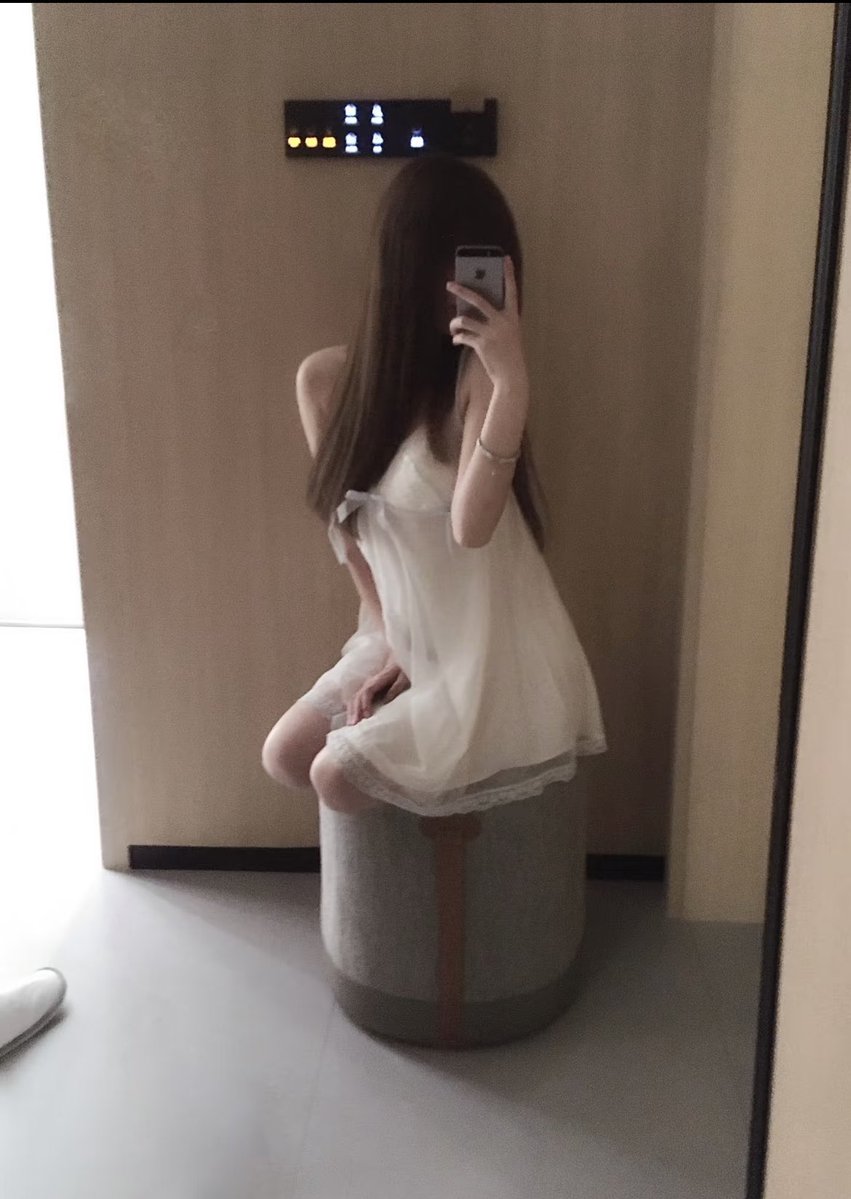 jody48mx2's tweet photo. 从小缺爱～好想有人……

有人想锐评一下我13岁的福嘛 ？🥹   

不要🚪赶紧看，我要删了… https://t.co/YaKtUvoJLd