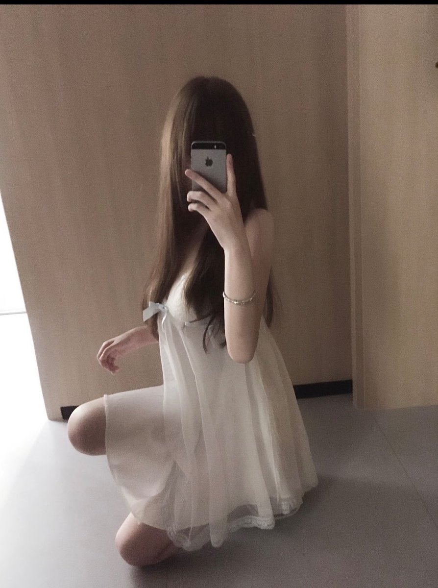 jody48mx2's tweet photo. 从小缺爱～好想有人……

有人想锐评一下我13岁的福嘛 ？🥹   

不要🚪赶紧看，我要删了… https://t.co/YaKtUvoJLd