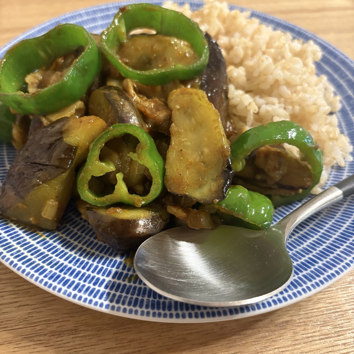 an33ko's tweet photo. 菱田屋さんのレシピ

ナンプラーとオイスターソースで作るキーマカレー🍆

大好きなレシピで何度目かのリピ。
欲が落ち着いた。🍛 https://t.co/259uTfWymI