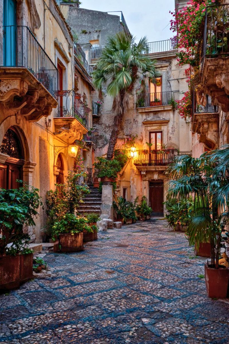 WorldnPictures's tweet photo. Ortigia Island, Sicily 🇮🇹 https://t.co/At4TRi5fnS