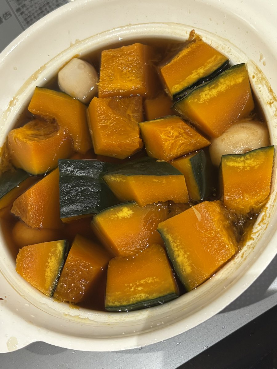 fishermanv301's tweet photo. お疲れ様です🍵
明日からの力飯(•ㅂ•)وﾑｷｯ
まかないチャレンジ大将レシピ、純レバ！
まだまだ腸を大事に低残渣食！
玉ねぎと鶏胸肉のみぞれ煮、南瓜と里芋の煮付け( *¯ ꒳¯*)ﾔｻｼｲ~
最後は鶏胸肉と玉ねぎで鶏団子作って野菜たっぷり鶏団子汁😋
これからの季節は特に旨し！
 #おうちごはん https://t.co/o4XthLPgCw