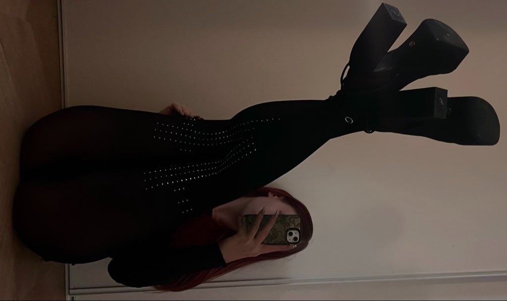 astridafter's tweet photo. new tights ^^ https://t.co/BMYO93Mxjq