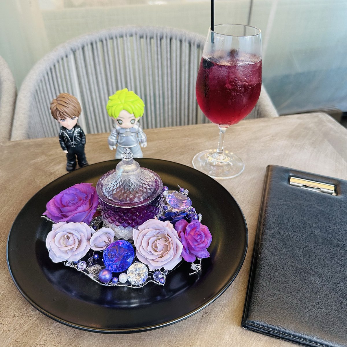 miruber_i_0929's tweet photo. お久しぶりです…
実は内定式の為に東京に前乗りして
1日遅れだけど #KC_HBDay してきました

東京来て驚いたのは
改札付近に駅員さ���がマジでいなくて
インターホンで呼び出すシステムだったこと！ https://t.co/2NAlxF1HZC