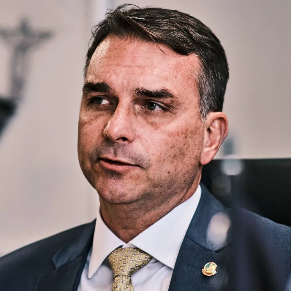 sboficial's tweet photo. 🚨 Flávio Bolsonaro venceu o 1º turno em Filipinas com 33 votos contra 26 de Lula. #Eleiçoes2026 https://t.co/qNxWuLTG69