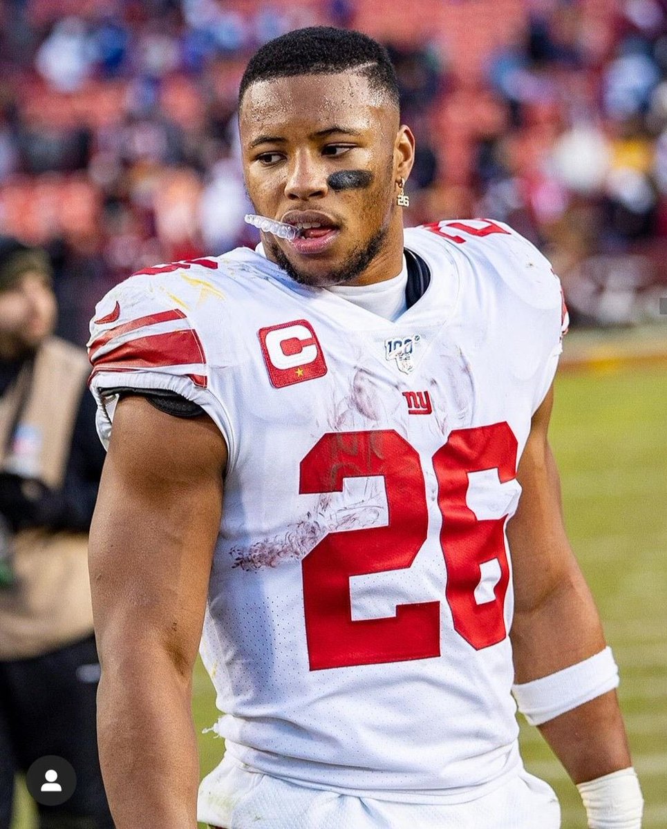 DailyNFLPlayer2's tweet photo. Saquon Barkley https://t.co/uGcuEUiFbj