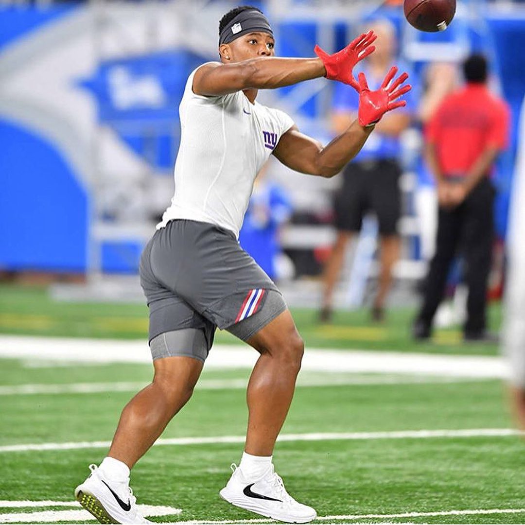 DailyNFLPlayer2's tweet photo. Saquon Barkley https://t.co/uGcuEUiFbj