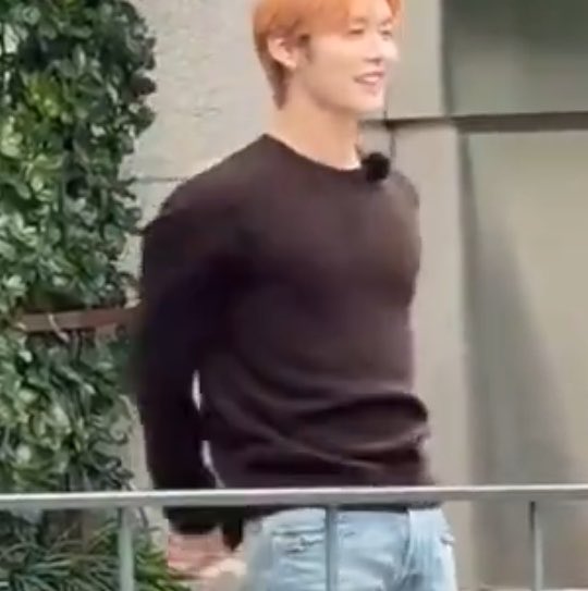 momintsxx's tweet photo. Ok. OK.

But, imagine how fucking delicious his body looks when jsng ties him to the chair with his hands behind his back, his thighs spread and his tits bulging, looking down so helplessly while Jsng takes him in his mouth 🤤🤤🤤 https://t.co/YalaGudxUd