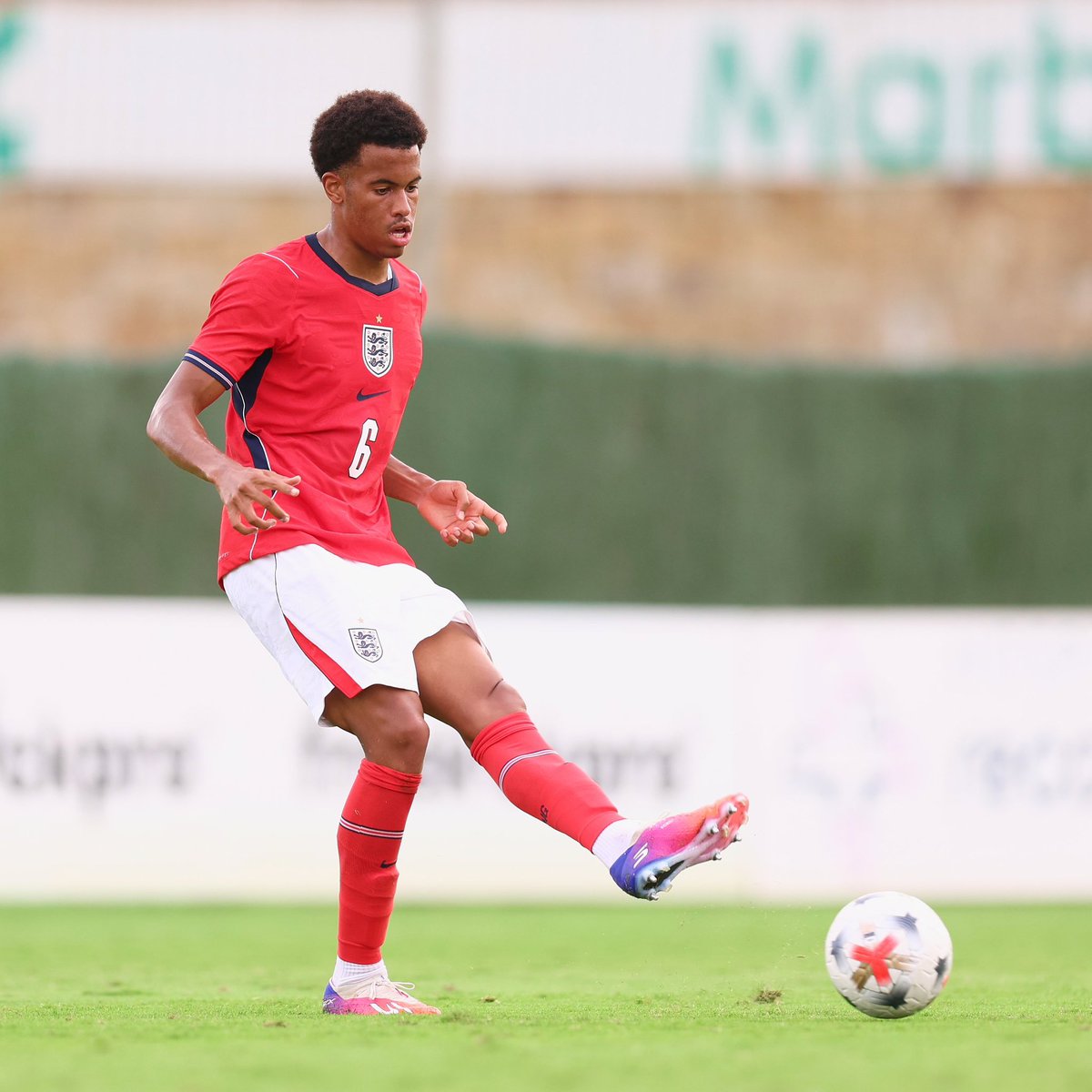 LouisPagex's tweet photo. Another 90 minutes in the 🔋💪🏽

Proud to help @England 🏴󠁧󠁢󠁥󠁮󠁧󠁿 U19s secure a 2-1 win over USA ���🇸 and maintain our 100% record this international break! 🏴󠁧󠁢󠁥󠁮󠁧󠁿 💙 🦁

Another good performance, another win. We keep pushing! 🔥#LCFC https://t.co/fLwlvK0tJQ