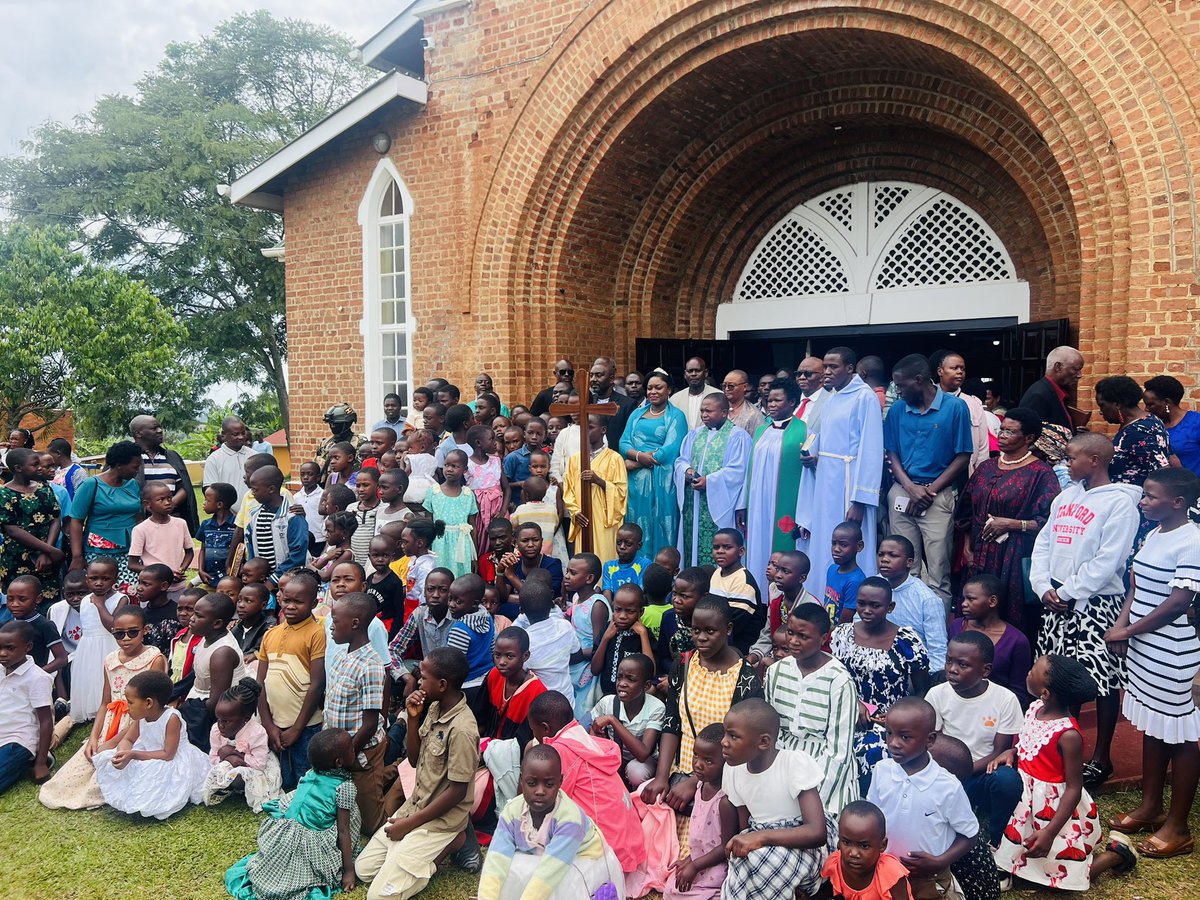 AhurraIvan's tweet photo. His Royal Majesty Omukama Edward Rukidi Nyabongo I and Her Royal Highness Omugo Rebecca Amoding Rukidi Nyunyuzi Abwooli today shared a warm and memorable photo moment with children of the Sunday School at St. John’s Cathedral, following their attendance at the Sunday Church Service.

The engagement offered a beautiful opportunity to interact with the young members of the congregation, reflecting the importance of nurturing faith, values, and a strong sense of community among the younger generation.

The joyful interaction was warmly received by the children, creating a memorable moment that celebrated faith, family, and the enduring bond between the Tooro Kingdom and its people.