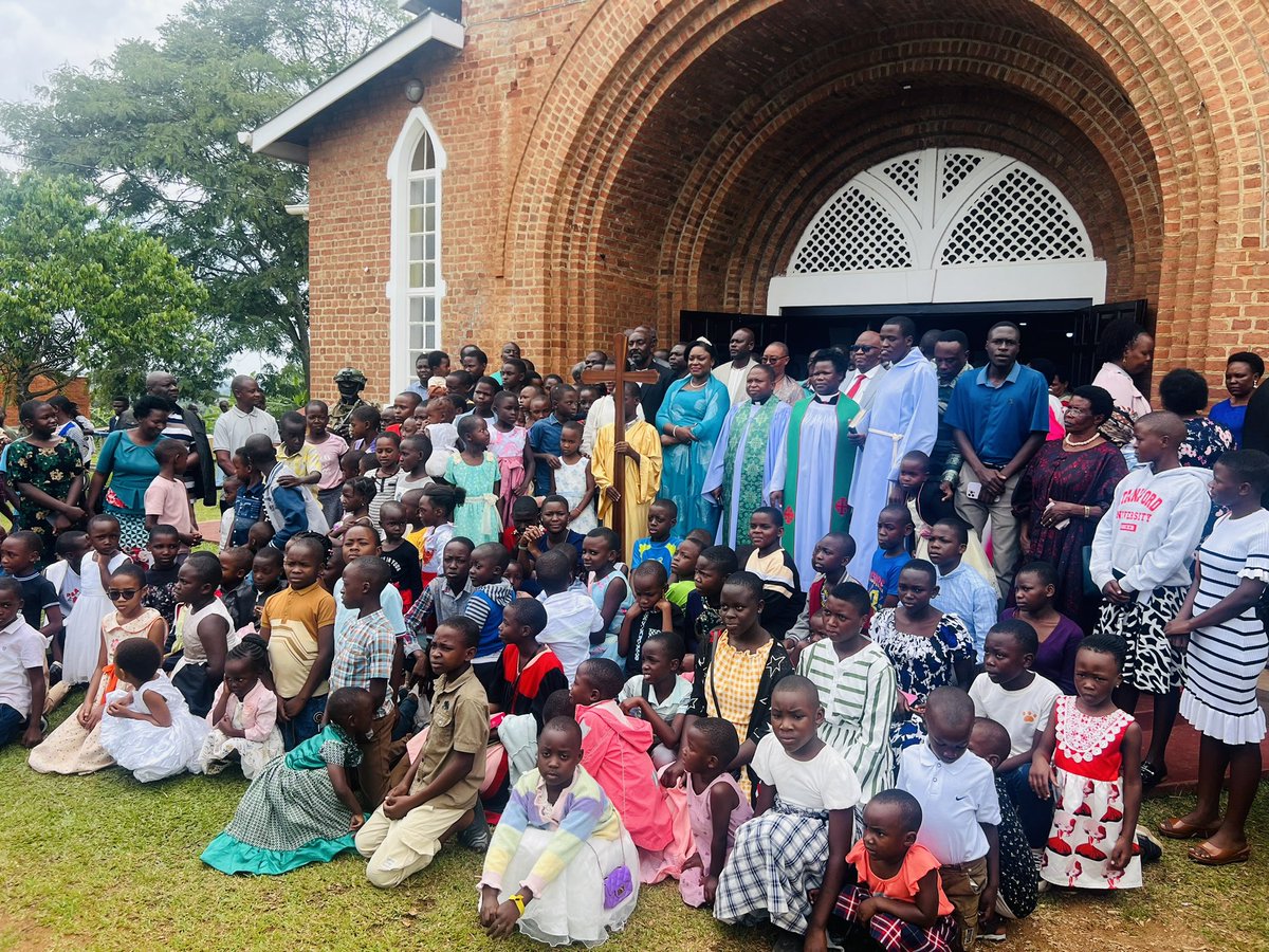AhurraIvan's tweet photo. His Royal Majesty Omukama Edward Rukidi Nyabongo I and Her Royal Highness Omugo Rebecca Amoding Rukidi Nyunyuzi Abwooli today shared a warm and memorable photo moment with children of the Sunday School at St. John’s Cathedral, following their attendance at the Sunday Church Service.

The engagement offered a beautiful opportunity to interact with the young members of the congregation, reflecting the importance of nurturing faith, values, and a strong sense of community among the younger generation.

The joyful interaction was warmly received by the children, creating a memorable moment that celebrated faith, family, and the enduring bond between the Tooro Kingdom and its people.