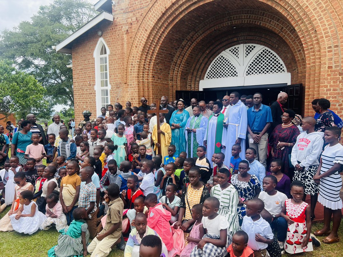 AhurraIvan's tweet photo. His Royal Majesty Omukama Edward Rukidi Nyabongo I and Her Royal Highness Omugo Rebecca Amoding Rukidi Nyunyuzi Abwooli today shared a warm and memorable photo moment with children of the Sunday School at St. John’s Cathedral, following their attendance at the Sunday Church Service.

The engagement offered a beautiful opportunity to interact with the young members of the congregation, reflecting the importance of nurturing faith, values, and a strong sense of community among the younger generation.

The joyful interaction was warmly received by the children, creating a memorable moment that celebrated faith, family, and the enduring bond between the Tooro Kingdom and its people.