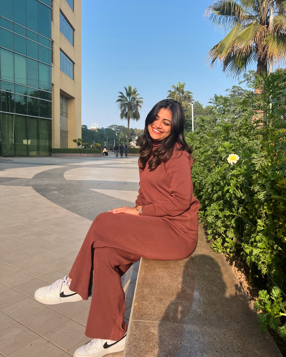 samirangupta_'s tweet photo. Sunshine a little style and a moment to simply enjoy what is your favorite way to spend a beautiful day

#GoodVibes #SunnyDay #CasualStyle #OOTD #FashionVibes #HappyMoments #StyleInspo https://t.co/RUY1FhOode