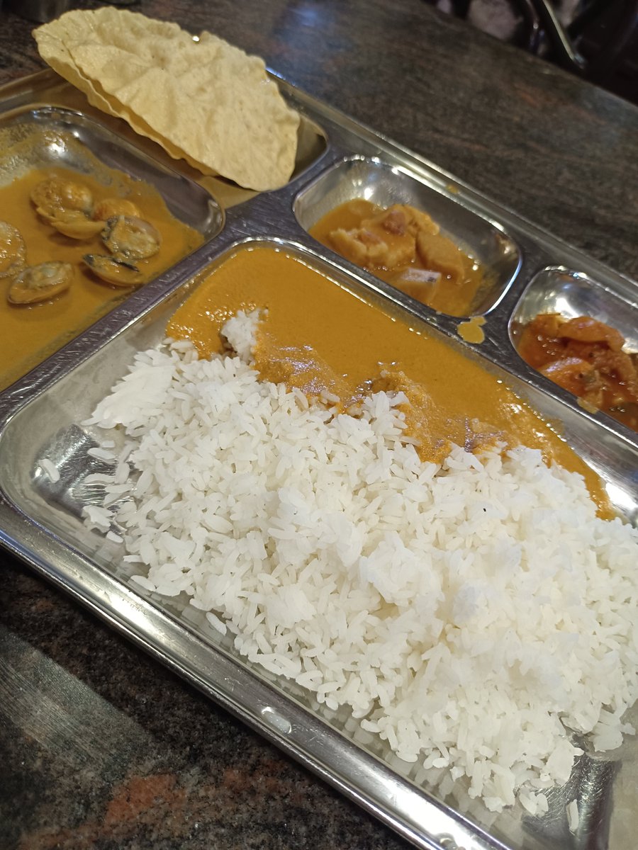Karthi_Wanders's tweet photo. Giri Manjas ல மீல்ஸ்.. இங்க கொஞ்சம் நல்லா இருந்��து டேஸ்ட். 👌🏽
Machili க்கு போனேன் அங்க ஓவர் Crowd.. அப்படியே utrun அடிச்சி இங்க வந்தாச்சு.!
#பயணப்படுவோம் ! ❤️ #Mangalore #Mangaluru #Travel #Trip https://t.co/qM5OWBUHV0