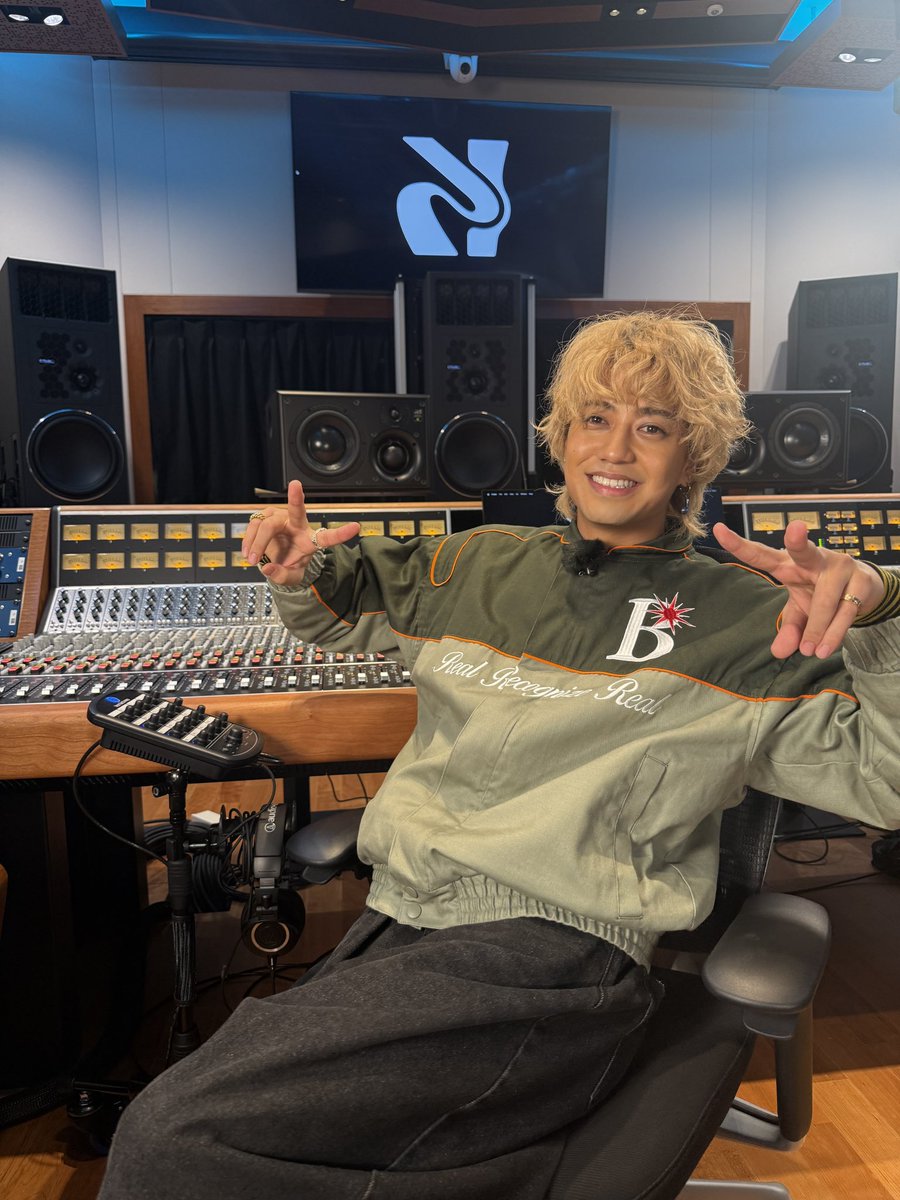 kp_official0523's tweet photo. 📣 #髙橋海人KAITOソロシングルリリース 生配信 📣

Instagram LIVEありがとうございました！
次は19:00からYouTube LIVEです！

📅19:00～19:20 YouTube  LIVE
https://t.co/IkWn1tJ8xY https://t.co/qKjxKVVyNg