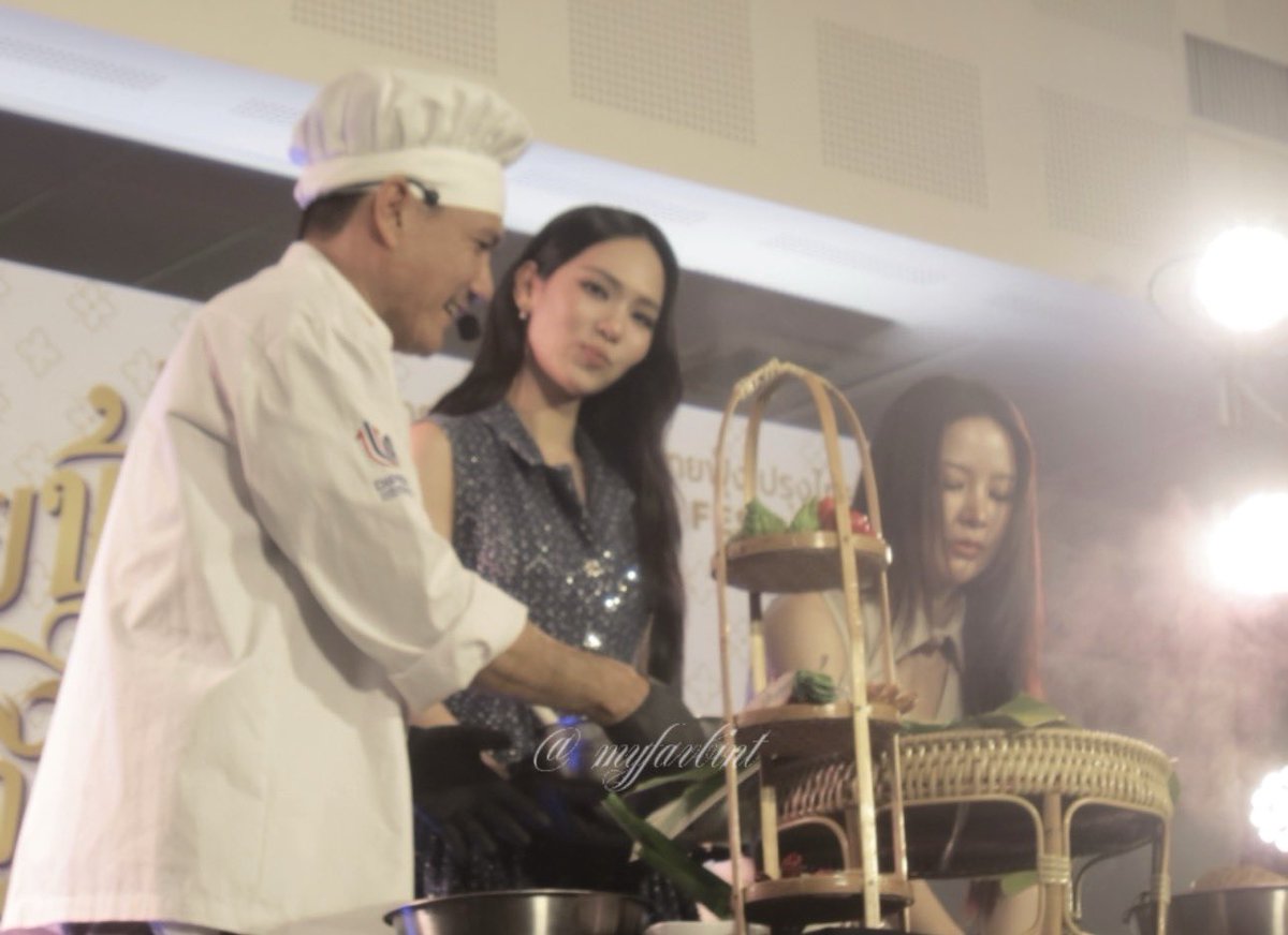 myfavbint's tweet photo. อ้วมมมม  >~<

THAI TASTE THAI FEST X PNB
#ไทยฟุ้งปรุงไทยxปุยนุ่นบิ๊นท์ https://t.co/snBIWQzzEn
