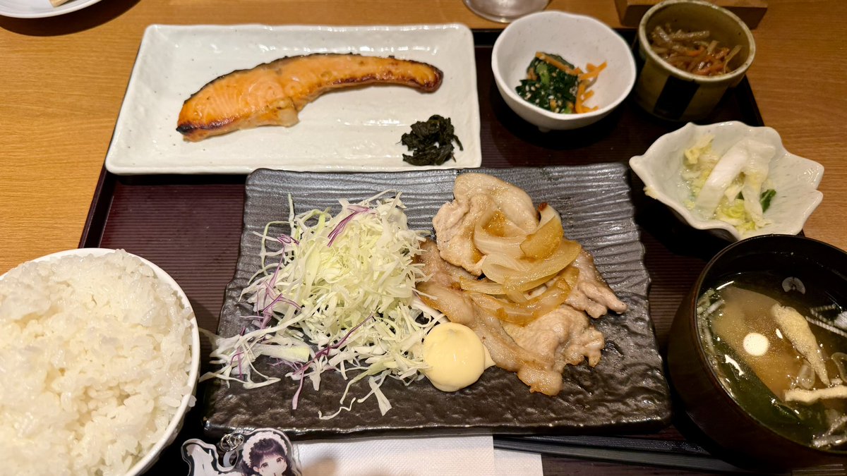 masa__masay's tweet photo. 寅福 ルミネ新宿店
「本日の焼魚＆和風生姜焼き定食」
初めて行ったけど美味しくて幸せ https://t.co/3J2VHmX6Xd