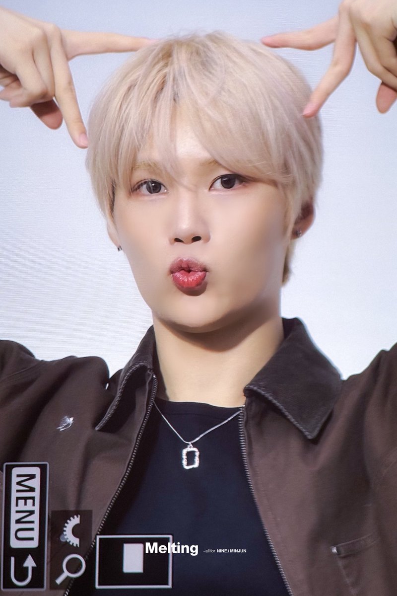 0226MINJUN's tweet photo. 261004
🐶😽
#AnotherBreath
#NINEi #나인아이 #ナインアイ
#MINJUN #민준 #ミンジュン
#마음을여는하나의열쇠 https://t.co/2UVfWJJ49W