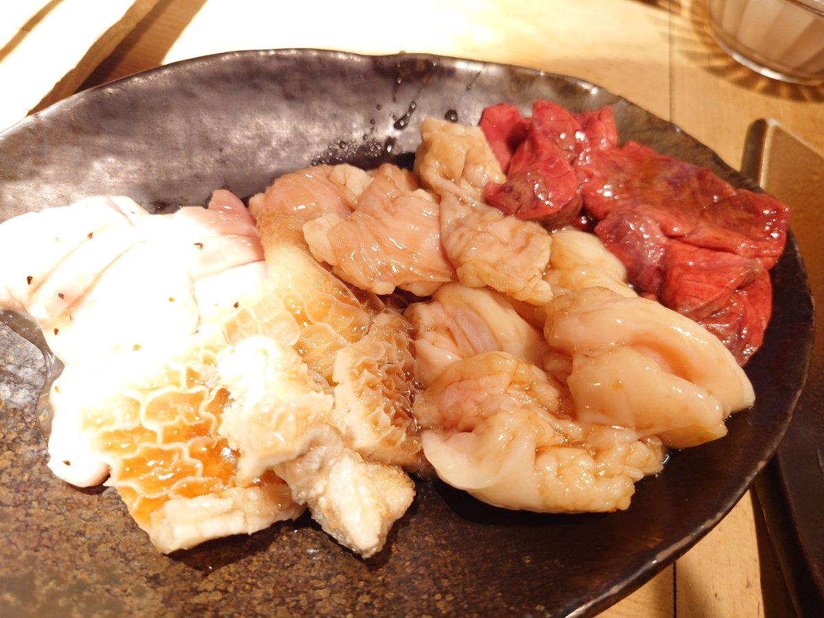 Favorite_mei's tweet photo. たーのしかった…
笑い過ぎて頬と腹筋痛めたし疲れた………
あまりにも楽しくて体力の限界値が急に訪れてえのきをなめこと間違えた( ˘ω˘) https://t.co/TxGDv8iwtA