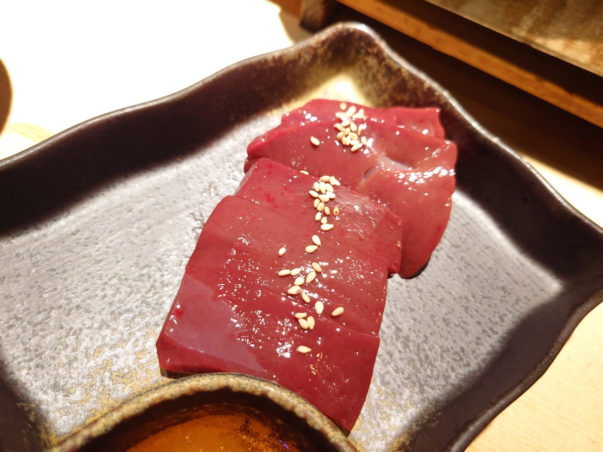 Favorite_mei's tweet photo. たーのしかった…
笑い過ぎて頬と腹筋痛めたし疲れた………
あまりにも楽しくて体力の限界値が急に訪れてえのきをなめこと間違えた( ˘ω˘) https://t.co/TxGDv8iwtA