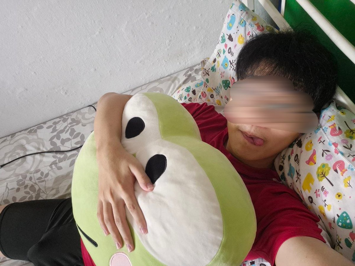 beebaadoobeeee's tweet photo. im so boredd!! any gamersss or we can js yap heh https://t.co/oT6U88Daup