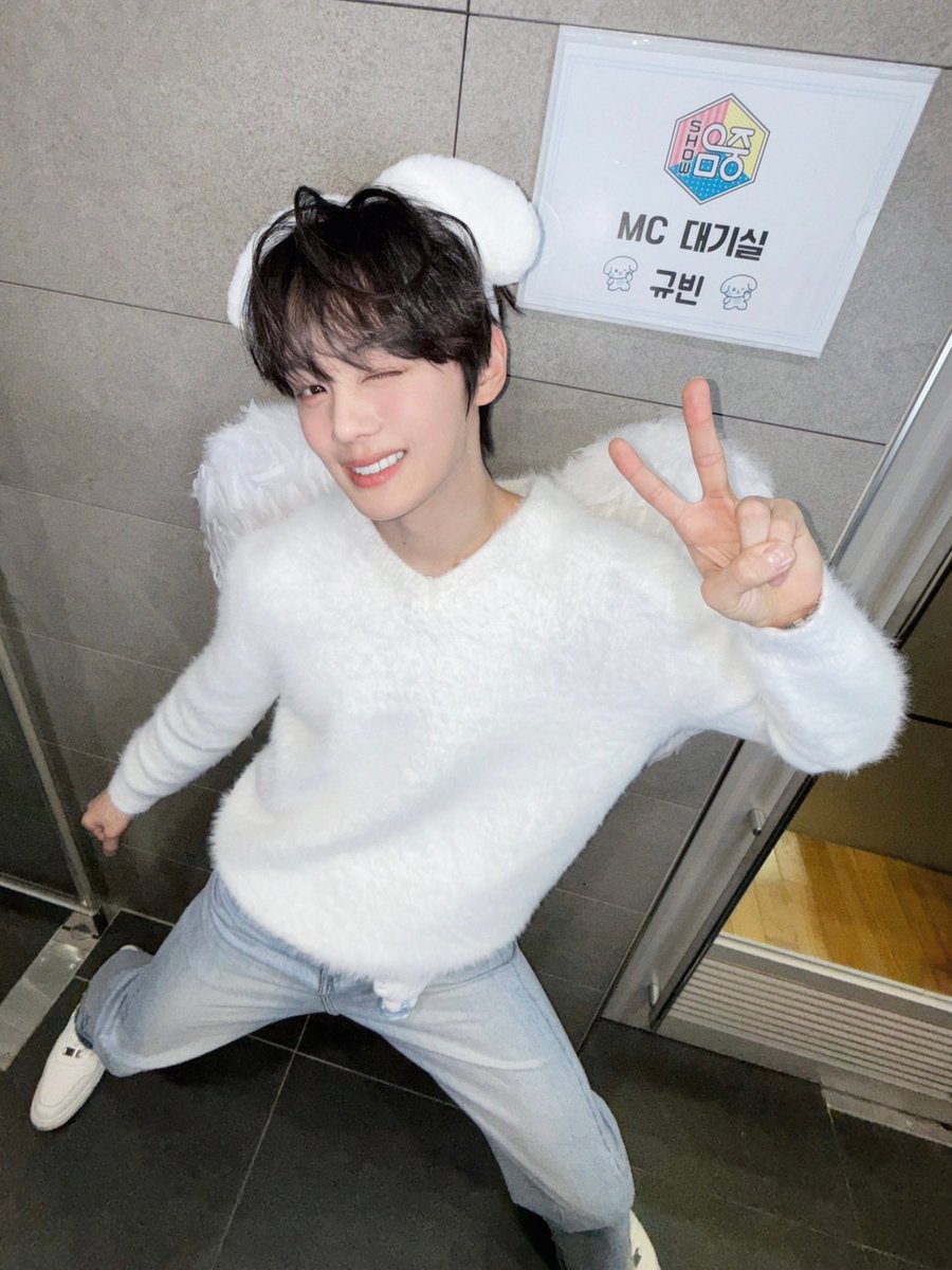 ggyubuubi's tweet photo. 천사의날입니다(지났지만) https://t.co/AIOj3ubmG9