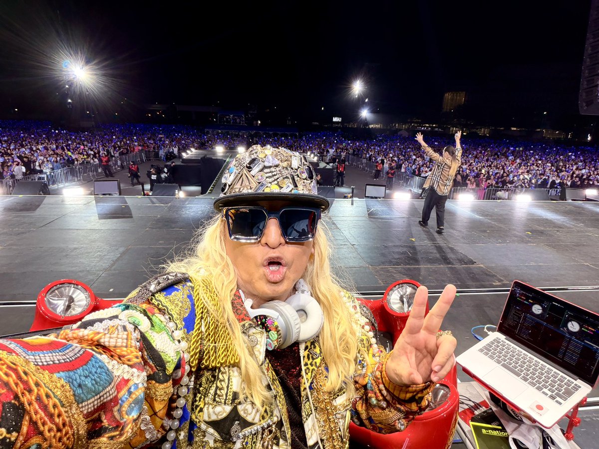 DJKOO_official's tweet photo. a-nation 2026
秋開催のエイネ!皆さん楽しんでもらえましたか!!
今年も最高の景色を見せてもらいました!!
DJ Boothからの絶景です!!
全ての皆さんに!!
心から感謝 DO DANCE!!
#anation
#TRF
#DJKOO https://t.co/JqVuNcPCs9