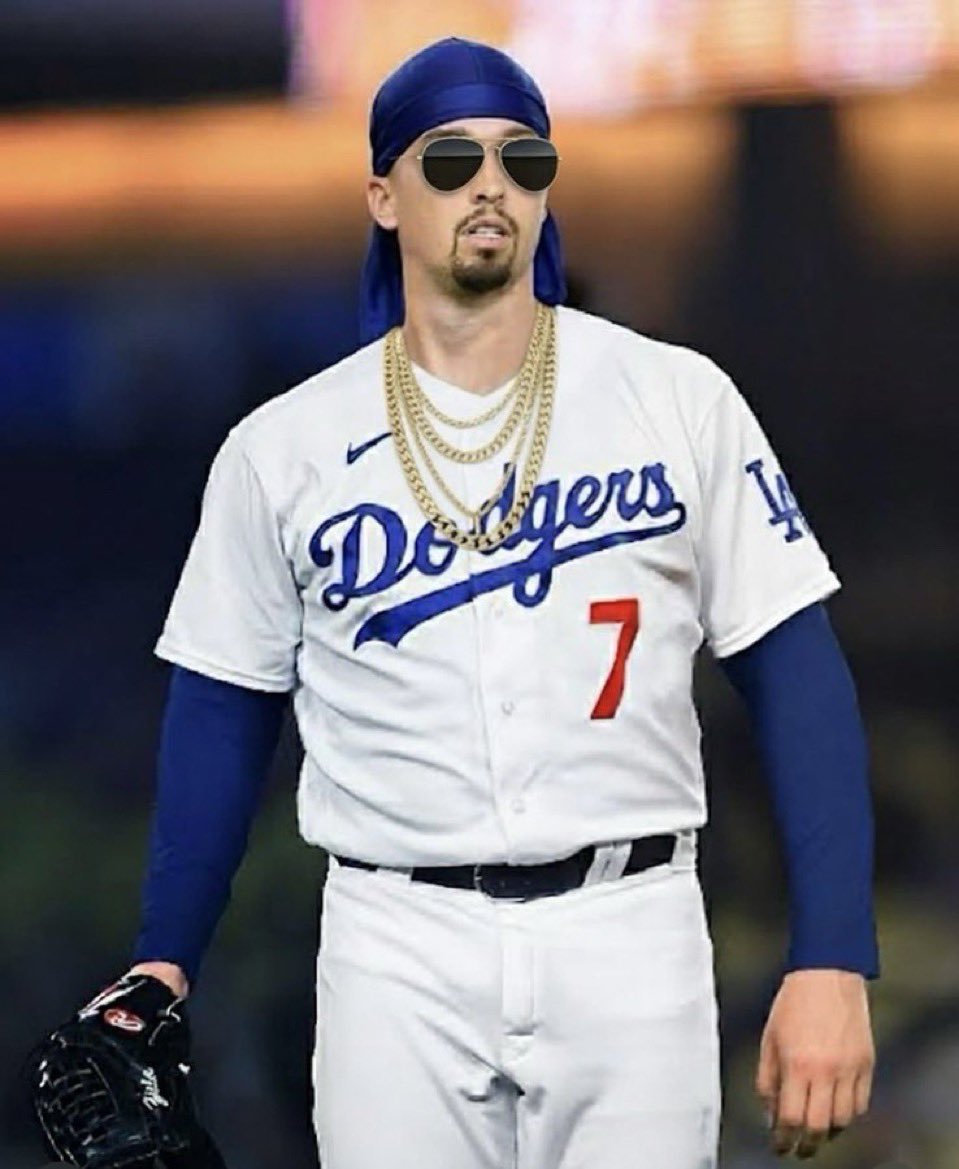 cinnomohoe's tweet photo. Good morning dodger fans 🌞 let’s get this dub https://t.co/hbOG3j8dC6