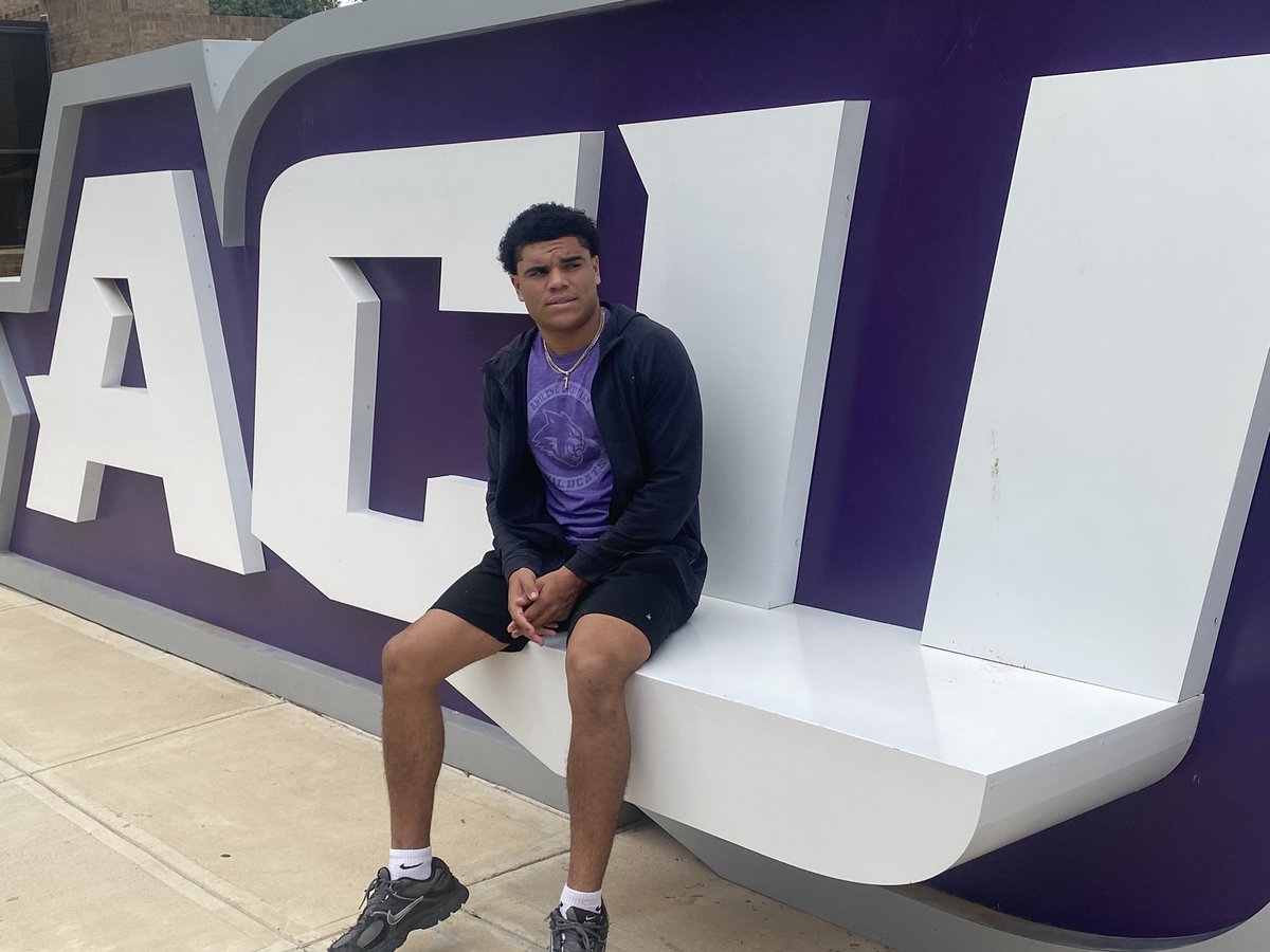 AlexanderM26500's tweet photo. Great game day visit ! Thanks coach Harrell for having us out, and showing us a great time. ACU got the W!!!! https://t.co/aUkc7sT87k