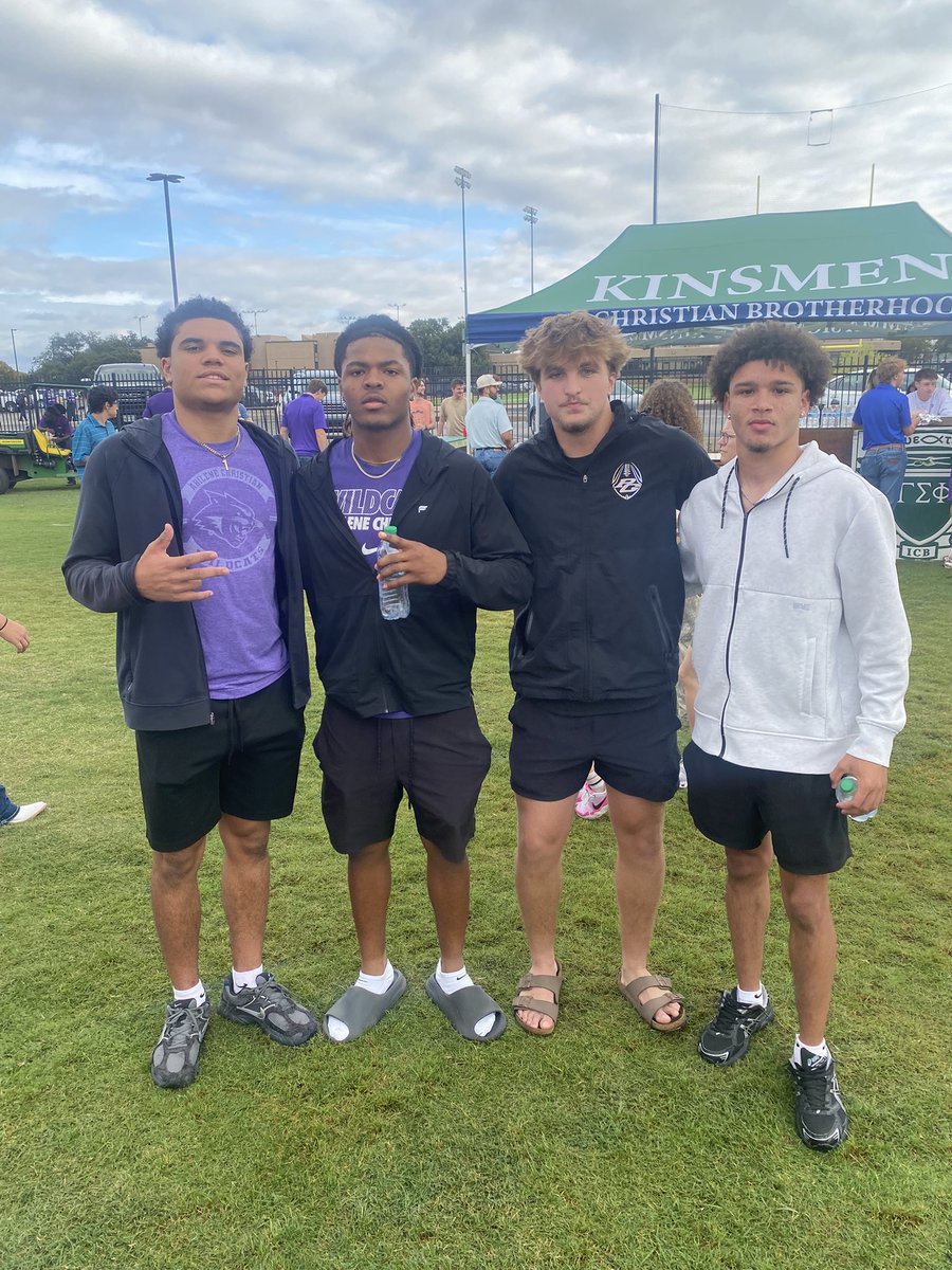 AlexanderM26500's tweet photo. Great game day visit ! Thanks coach Harrell for having us out, and showing us a great time. ACU got the W!!!! https://t.co/aUkc7sT87k