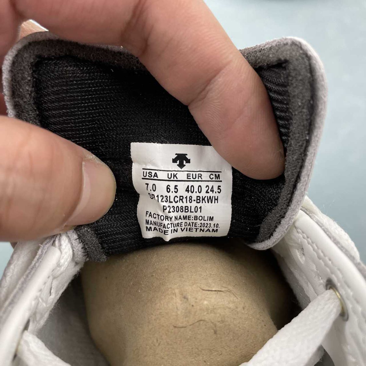 LudwigYves92's tweet photo. D1

Brand:NIKE Adidas Puma Soloman Asics LV Champion Balenciaga .. And so on.I provide shoes, slippers, clothes, purses, watches, hats, sunglasses,bags, etc. Telegram:@mingchen121   Whatsapp: + 8618950801716 https://t.co/4bQWAJKC4s