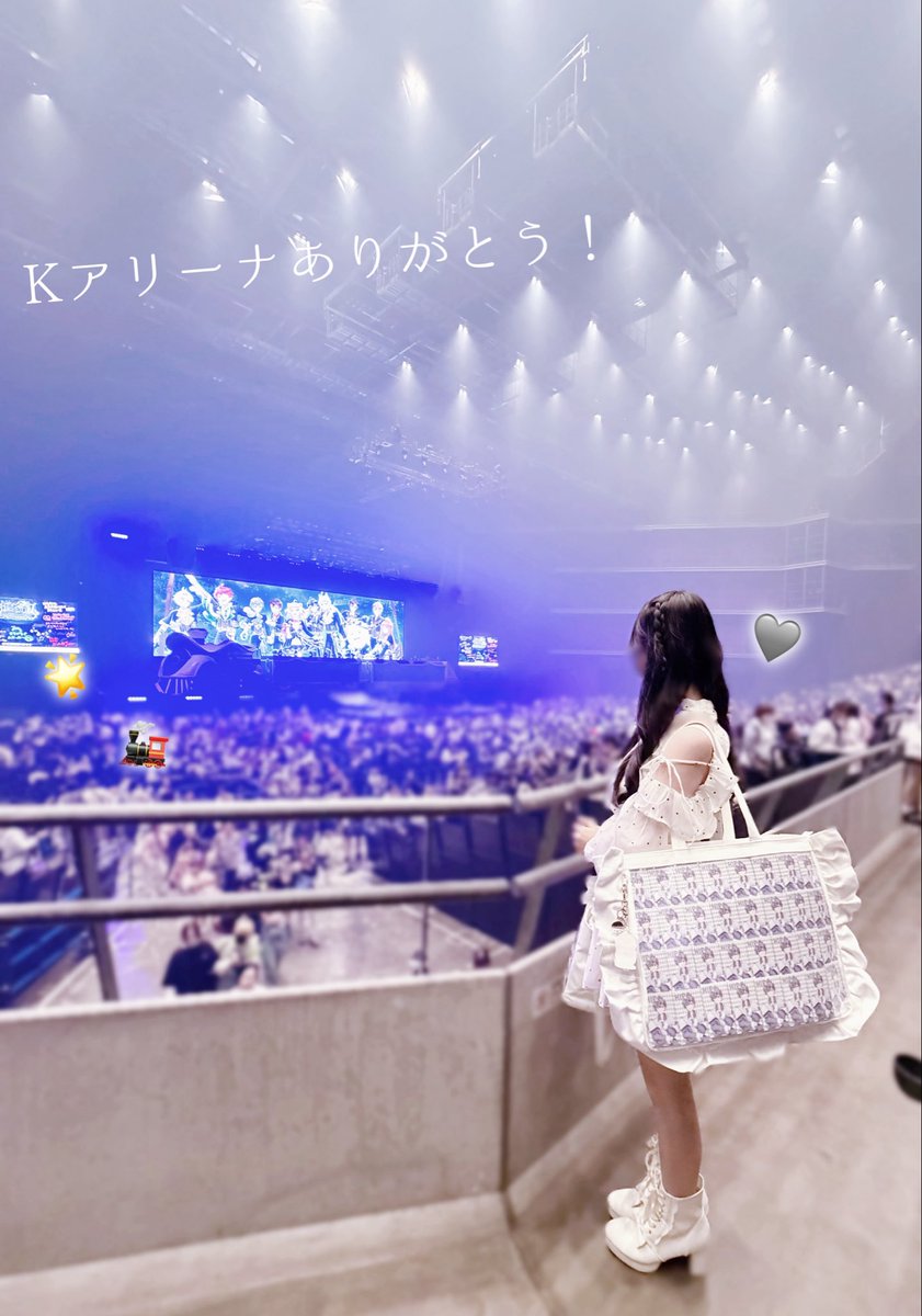 _mimimi_UxxU's tweet photo. #ヒロ くんパラぴち2026横浜公演ほんとにお疲れ様でした！💌

とりあえずどれもクオリティが素晴らしすぎて言葉が出てきません(;_;)⟡.*

過酷なスケジュールの中、満面の笑みでマスク越しににこにこして楽しそうにしてるヒロくんをたっっくさん見れてとても嬉しかったです；；✨✨
特にヒロくんのしてくれるパフォーマンスは見れば見るほど魅力があって、遠くからもすごく惹きつけられました💐🩶

【個人的やっぱり🈁‼️ヒロさんがしてくれたキレキレダンスのお気に入りポイント】
は星屑レイルウェイのラストえとさんソロの振り付けでした💫
マジでかっこよすぎて昼公演も夜公演も目かっぴらいてガン見してました。カッコイイ。

物語が進むに連れ、新曲に新曲が…あれ！？さらに新曲!?!?⬅️正直脳がパンクしそうになりましたがそんなの考える暇なく最高な時間でした( ˇωˇ )☪️

そんな幸せをめちゃくちゃのいっぱいでMany Manyと下さったヒロさんに一言言うならおいで、ぎゅーしてあげる…ですかね🫂♥

残るこれからのアリツアも応援してます、本当にずっとかっこよかったです❤️‍🔥

改めて素敵な時間を届けてくれてありがとう！
いっぱい食べていっぱい休んでね、また次会う時も楽しみにしてます☝🏻🩶
大好き！

 #からぴち 🌃@Hiro_clflpeach くん🌙⋆｡꙳