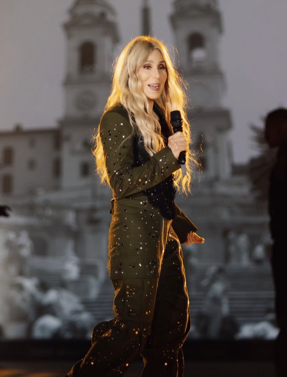 CherFansDaily's tweet photo. A little Rome Moment #cher #rome #italy https://t.co/rofDPl2gHt