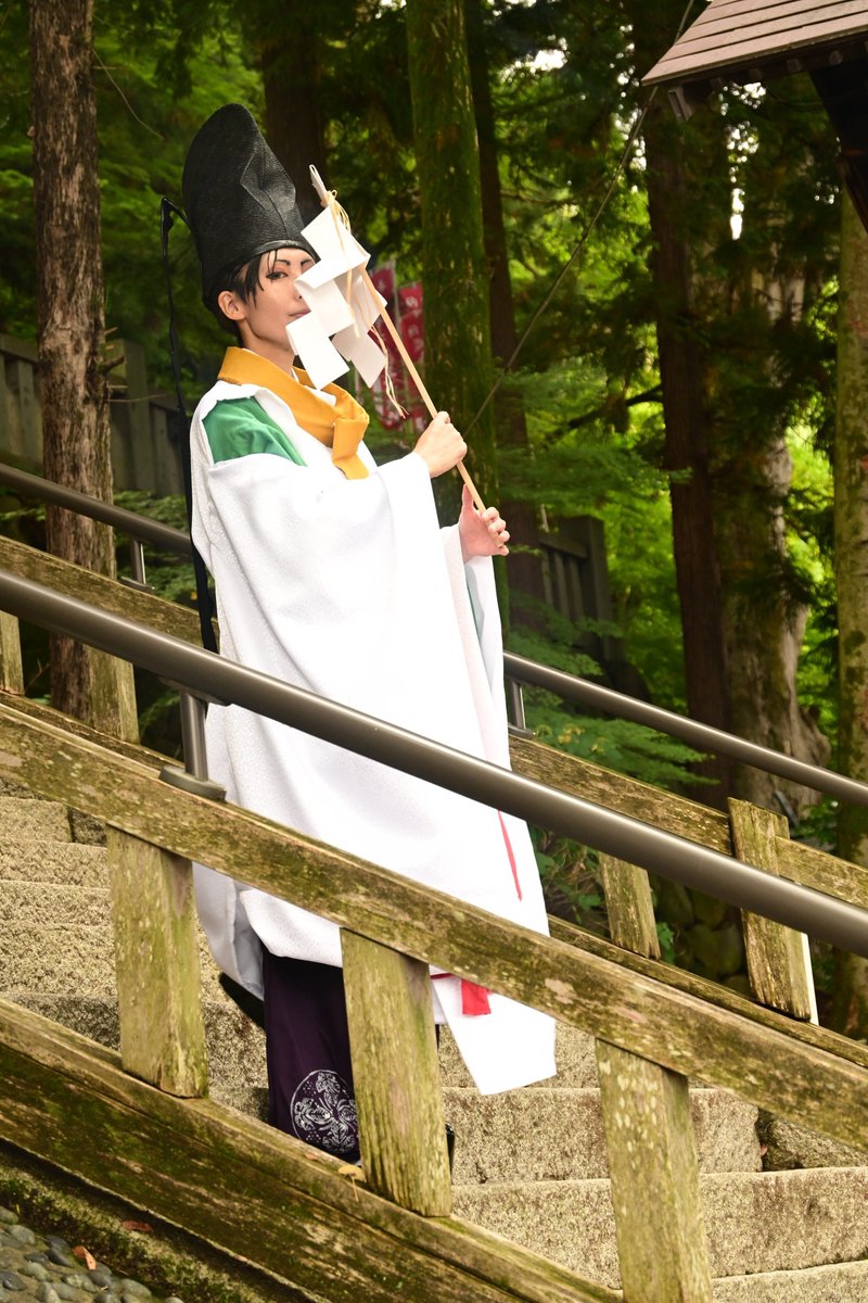 sanekiyosononi's tweet photo. 【cosplay】ngwk/sw yrsg

―目が…合いましたかな？―

＃すわコス部
◇神社から特別な許可を得て撮影しております
◇location/手長神社様
◇photo/@Kurage_camera0 https://t.co/tqaWra2Nwc