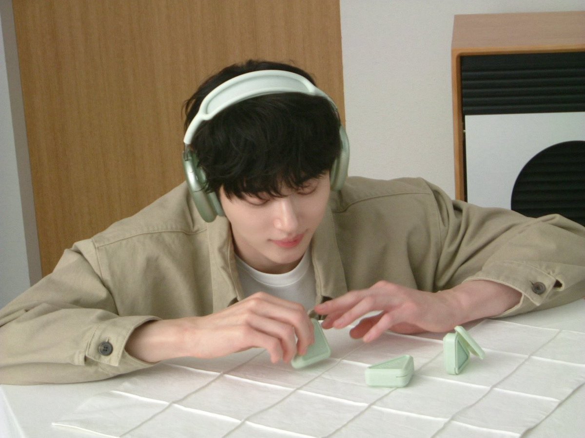 wooseok_media's tweet photo. 261004
#ByeonWooSeok #변우석 #ビョンウソク https://t.co/1VWj74kxVL