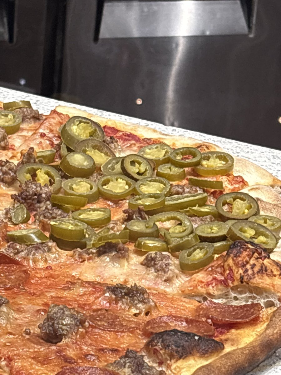 Jimmyloafer's tweet photo. Came across the mythical “whole jar of pickled jalapeños” slice yesterday https://t.co/DDC4nSIrdM
