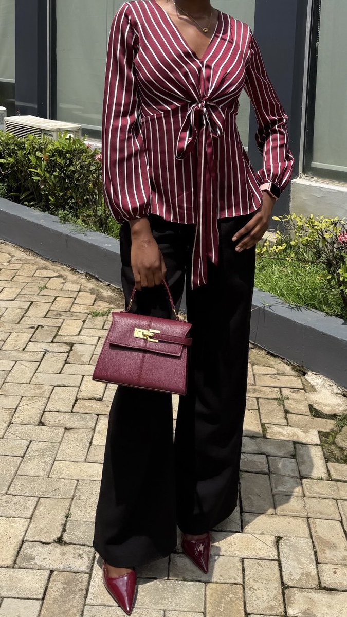 realsther01's tweet photo. A little burgundy, a little confidence✨❤️ https://t.co/zvlPynlnae