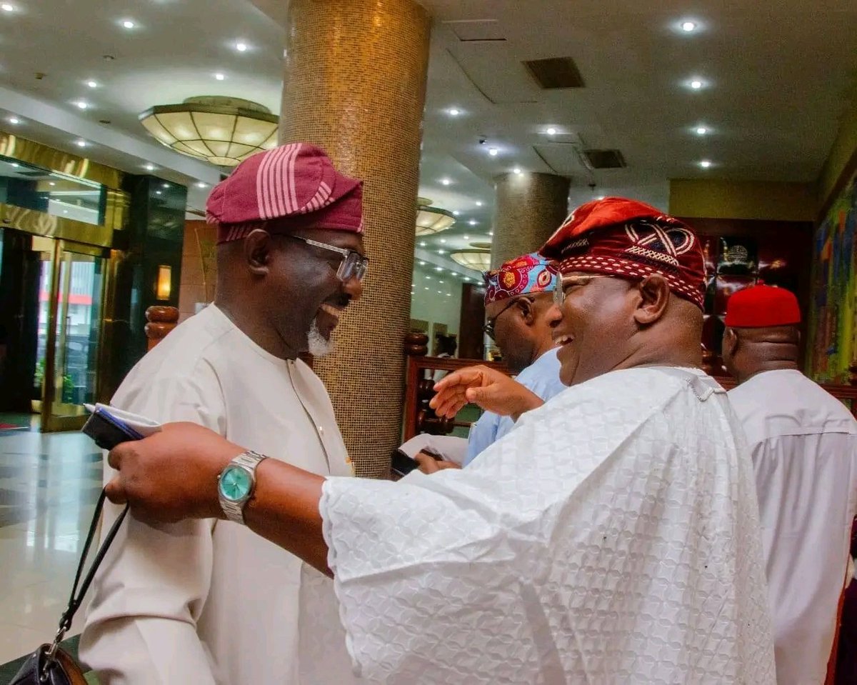 youngbillo24's tweet photo. The event brought together high-net-worth professionals and community leaders from Offa who resolved to close ranks and back the lawmaker to ensure cohesive representation and sustainable socio-economic growth for Kwara south and the state at large. https://t.co/IJwCmRPRlr