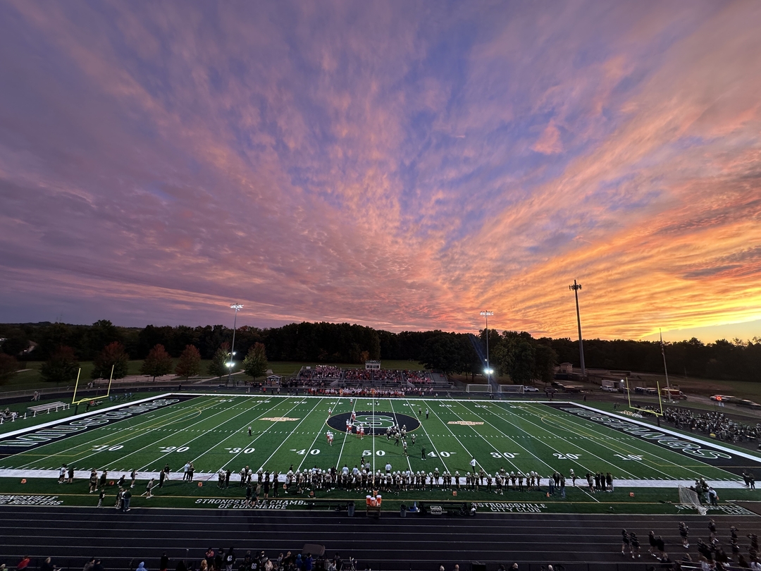 scsmustangs's tweet photo. Awesome shot shared by @tanner_castora from Friday. It’s a great depiction of how our Friday Night Lights started and ended. We hope your week starts and ends just as great!  Happy Sunday!  

While we’re at it give @tanner_castora a follow. He’s an SHS grad &amp; rising media star! https://t.co/rkMADAgQBl
