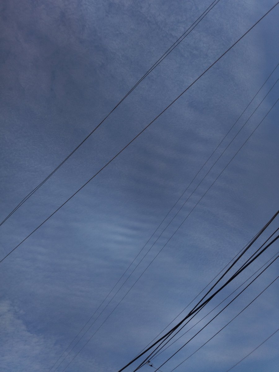 darkocean18's tweet photo. Nubes con aparentes ondas en #arica https://t.co/Lm3LYEHscR